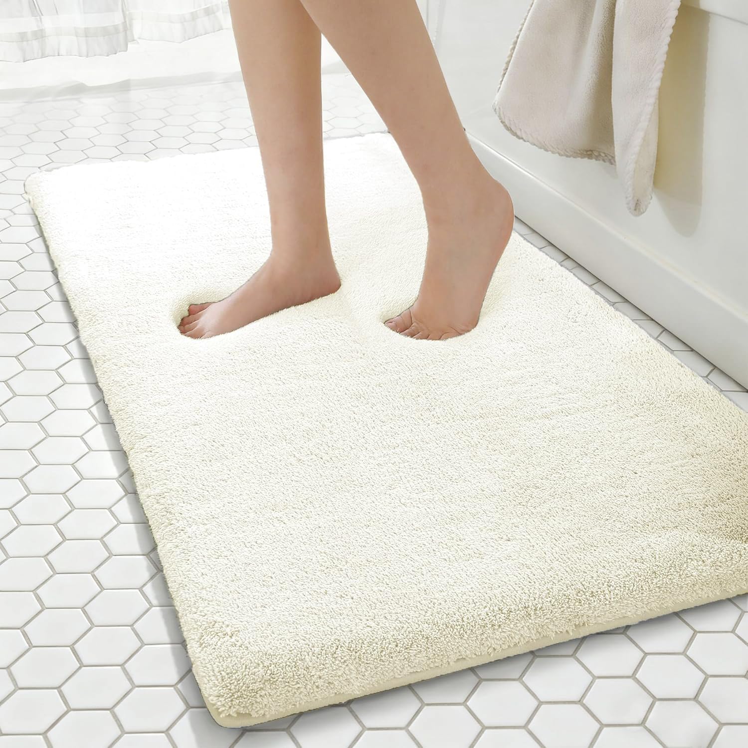 MINIDEAR Bathroom Rugs 24x17 Light Gray - Thick Memory Foam Bath Mat, Ultra Soft & Plush Fluffy, Non-Slip, Quick Dry, Absorbent Washable Floor Microfiber Mat for Tub, Home Decor Accessories