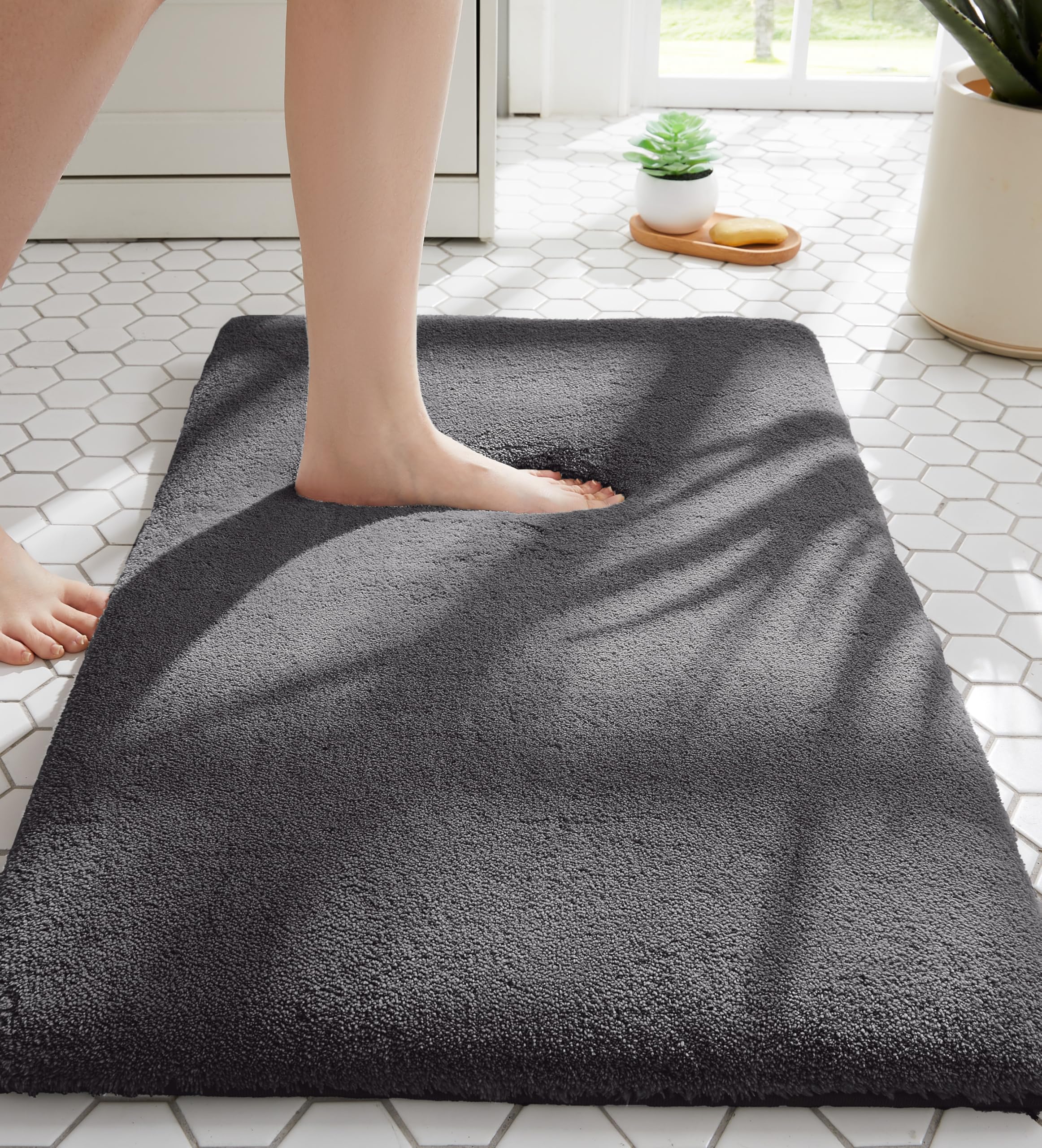 MINIDEAR Bathroom Rugs 24x17 Light Gray - Thick Memory Foam Bath Mat, Ultra Soft & Plush Fluffy, Non-Slip, Quick Dry, Absorbent Washable Floor Microfiber Mat for Tub, Home Decor Accessories
